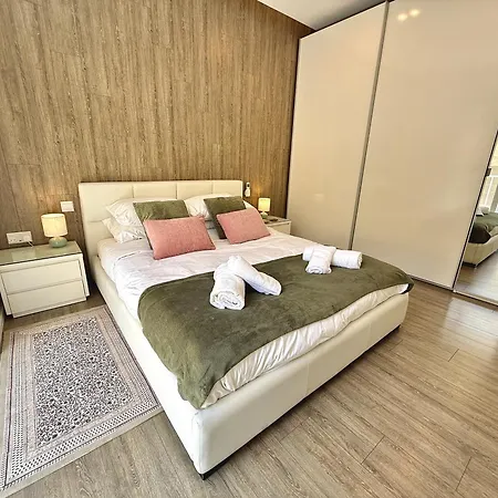 Apartman Eight Point Living Sl12 - *
